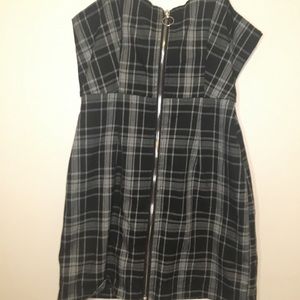 Black and white plaid dress w/zipper
